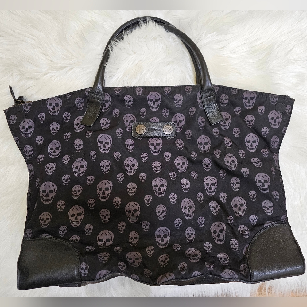 🎉🎉🎉HOST PICK🎉🎉🎉Alexander McQueen - Faithful De-Manta Tote - Picture 15 of 17